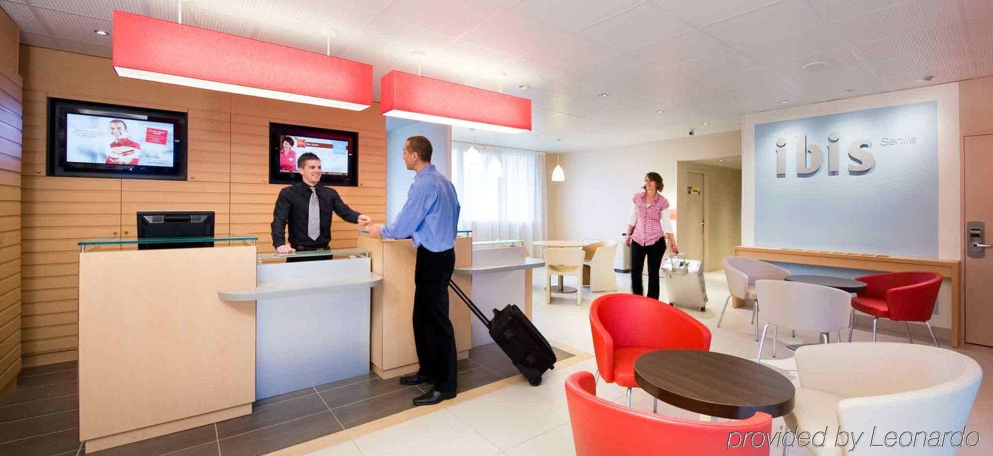 Ibis Senlis Hotel Senlis  Bagian luar foto