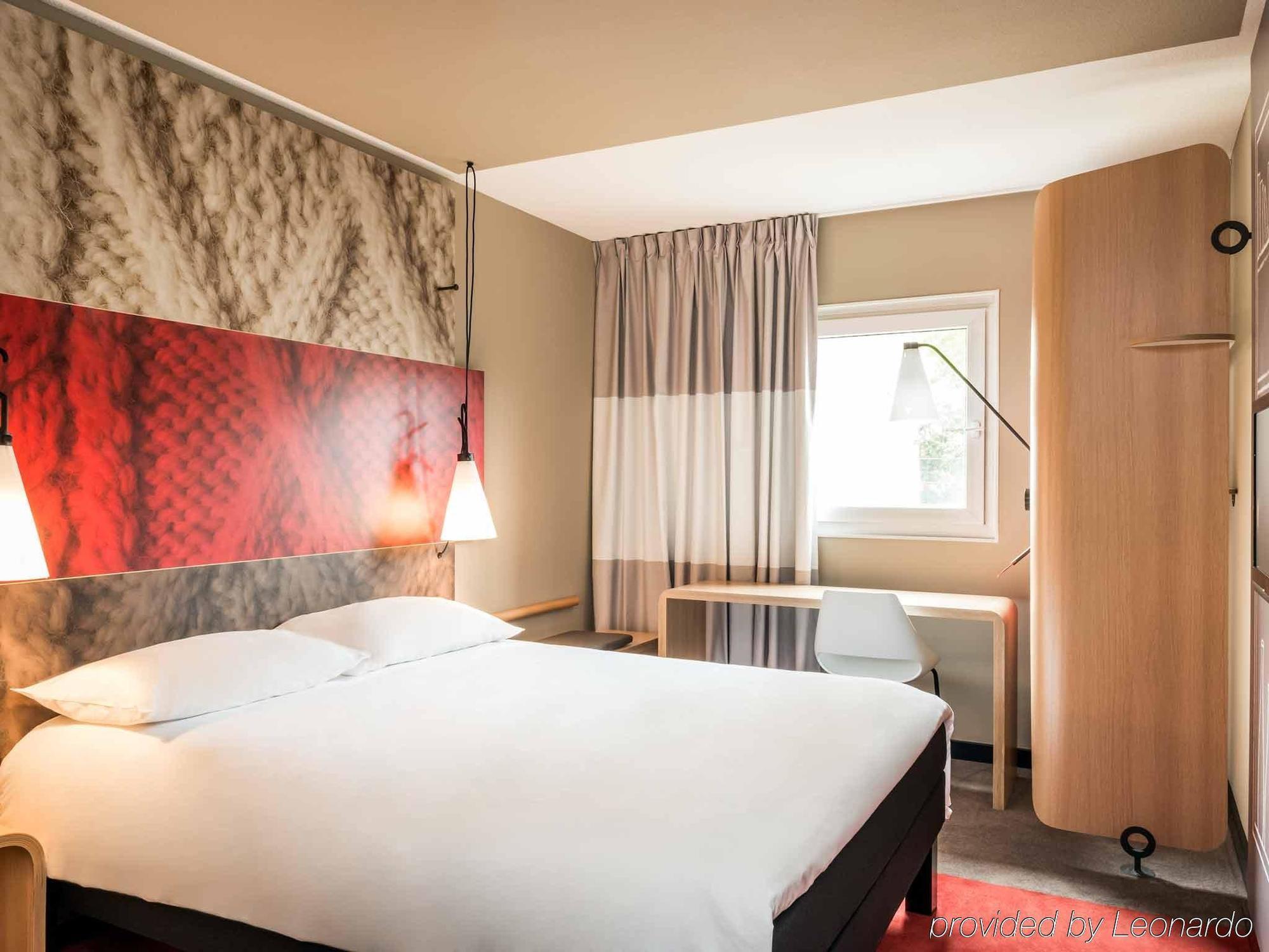 Ibis Senlis Hotel Senlis  Bagian luar foto