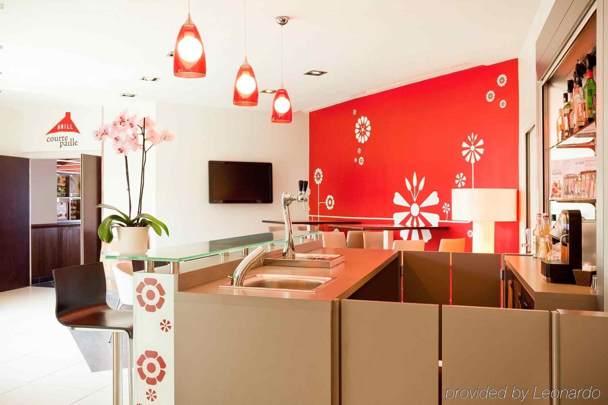 Ibis Senlis Hotel Senlis  Bagian luar foto